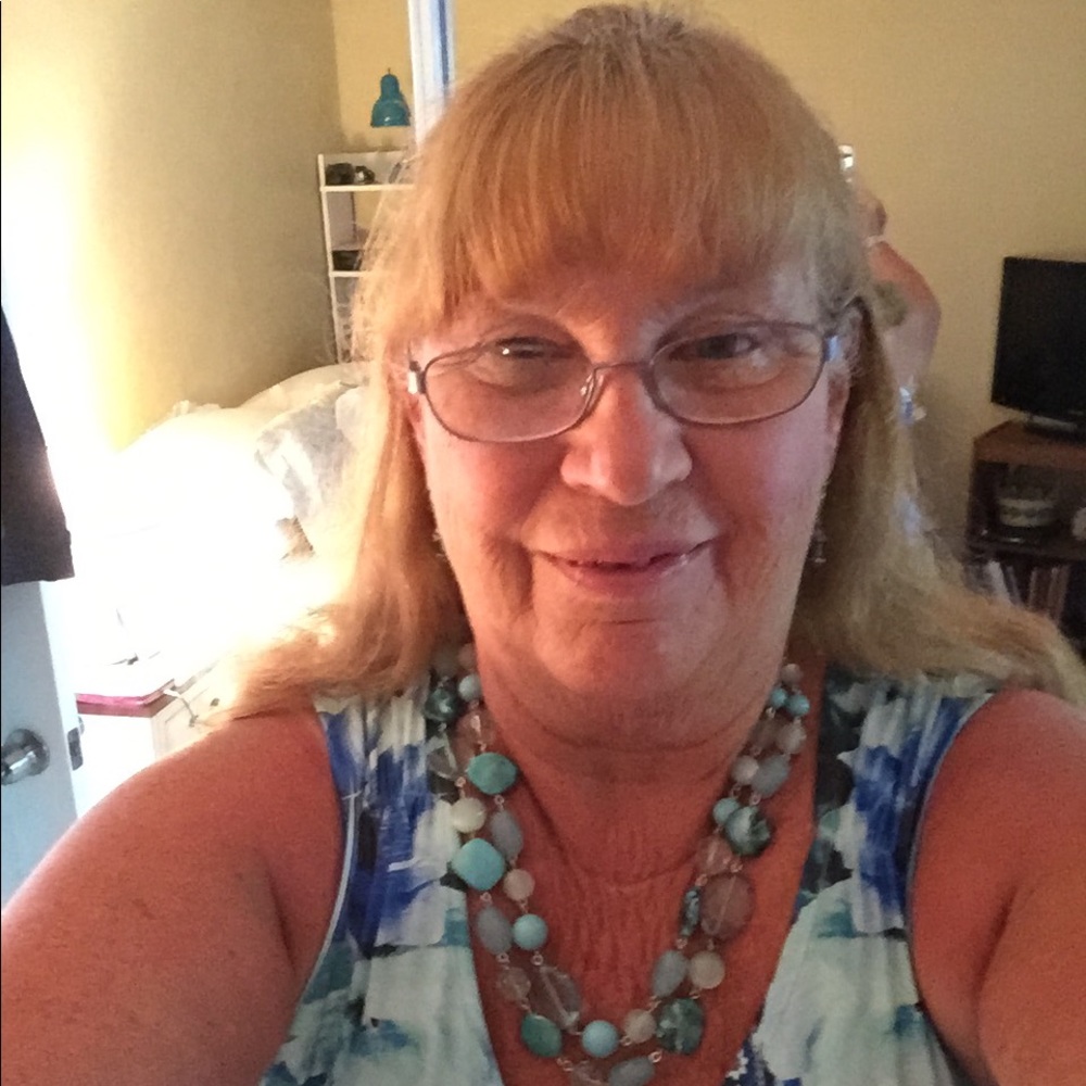 Meet your Posher, Carolyn